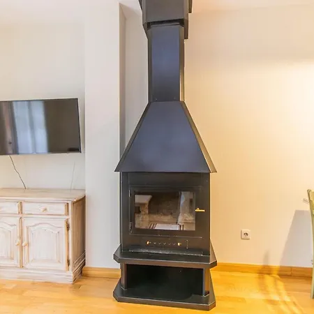 Charming Pyrenean Flat With Terrace, Views & Pool アパート *