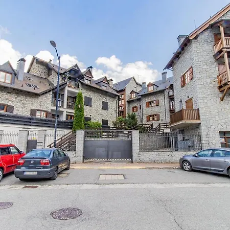 Charming Pyrenean Flat With Terrace, Views & Pool