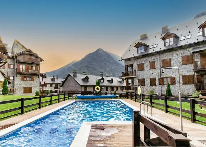 Apartamento Charming Pyrenean Flat With Terrace, Views & Pool *