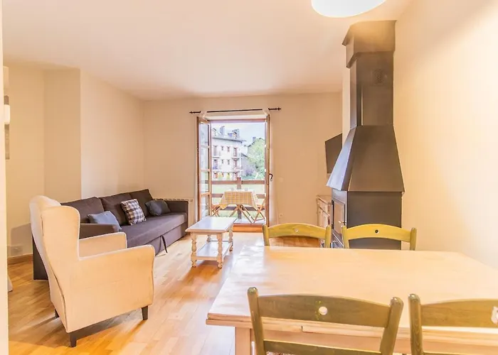 Apartamento Charming Pyrenean Flat With Terrace, Views & Pool Anciles