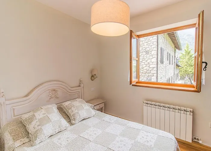 Apartamento Charming Pyrenean Flat With Terrace, Views & Pool