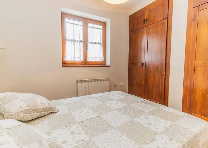 Charming Pyrenean Flat With Terrace, Views & Pool Apartamento *