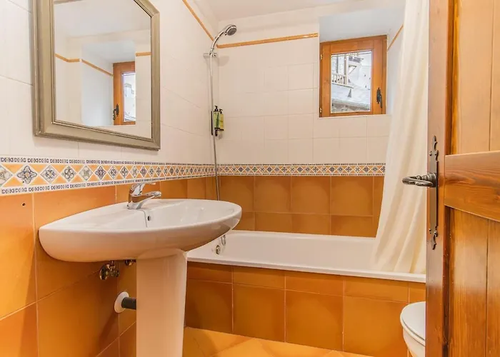 Charming Pyrenean Flat With Terrace, Views & Pool Apartamento Anciles