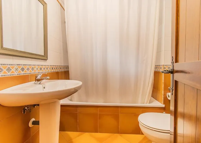 Charming Pyrenean Flat With Terrace, Views & Pool * Anciles