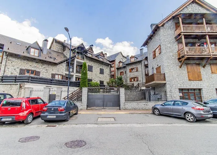 Charming Pyrenean Flat With Terrace, Views & Pool